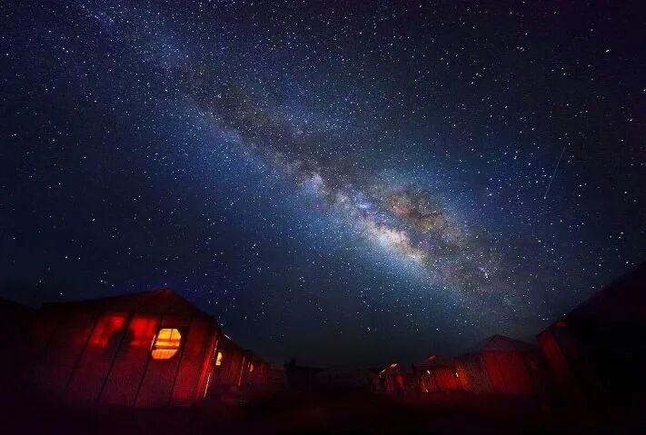2019值得完成的10种旅行体验,第一个就是在沙漠中看星空